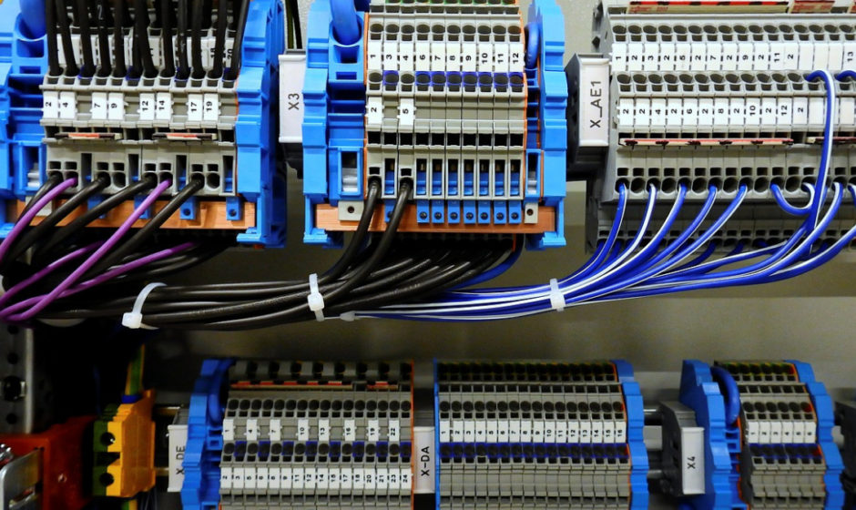 Norma EN 60903:2003: scadenza, requisiti e marcature dei guanti per isolamento elettrico