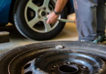 Mastice vulcanizzante per pneumatici e camere d'aria: cambiare le gomme non è sempre necessario!