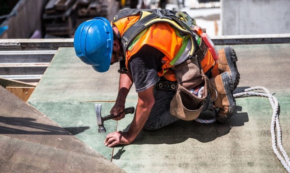 Casco da lavoro: massima protezione e comfort per lavorare in totale tranquillità