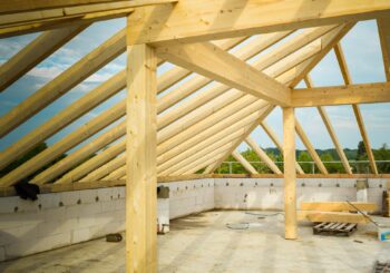 Come costruire un tetto di legno a regola d’arte? Ecco come avere un isolamento termico ad alta efficienza