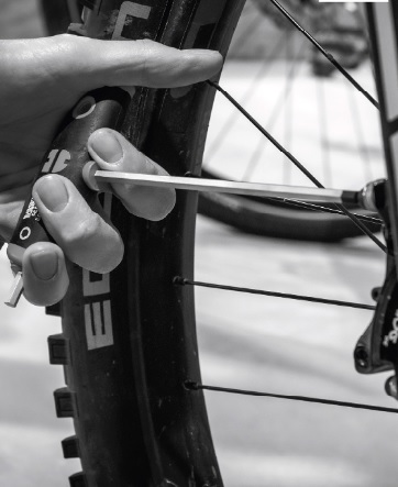 Come fare la manutenzione della bici-controllo gomme