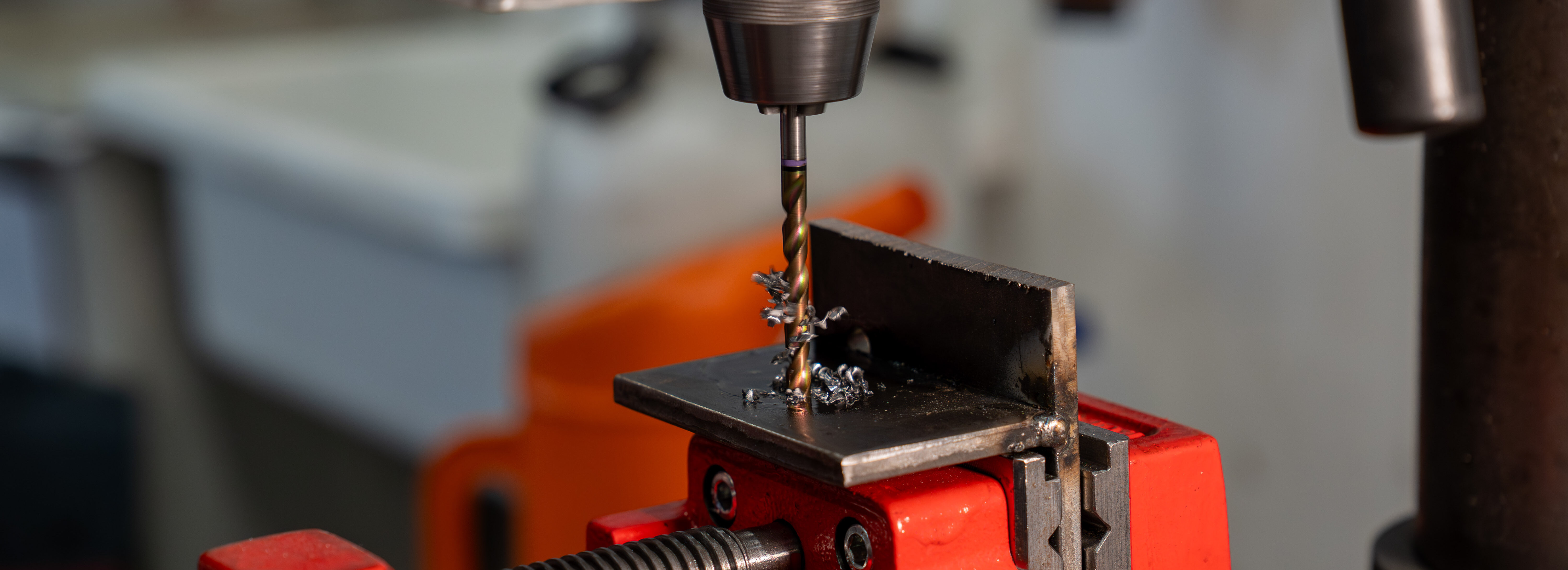 Perché una punta universale per metalli semplifica il lavoro in officina